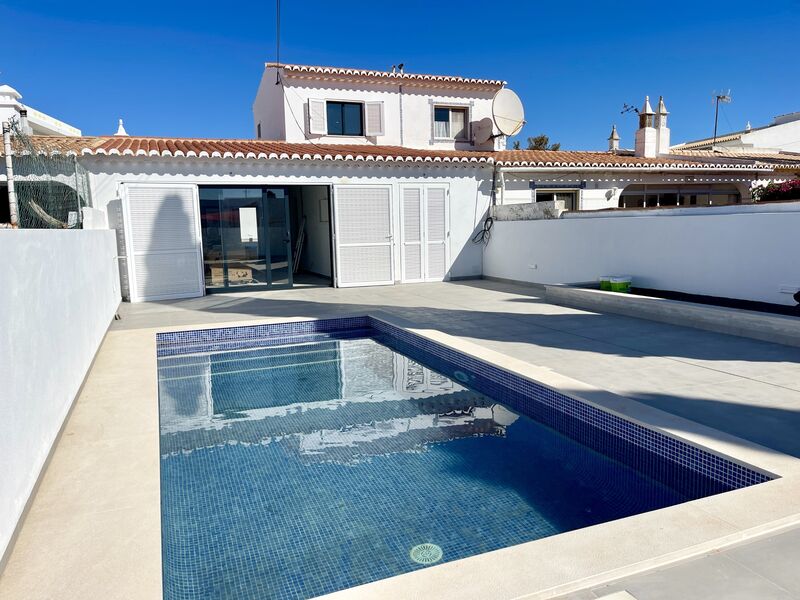 House near the beach V3 Praia da Luz Lagos - underfloor heating, air conditioning, store room, parking lot, swimming pool, backyard