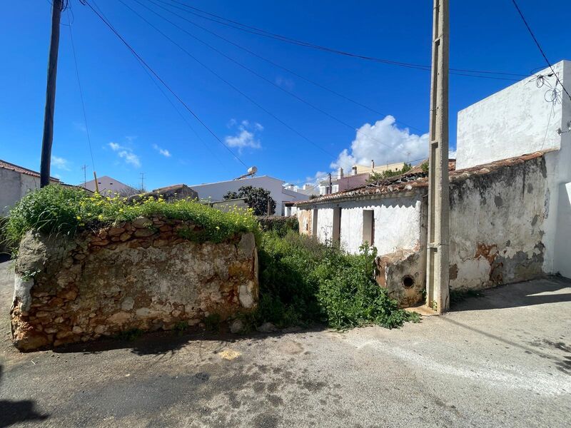 Casa V0 no centro Espiche Luz Lagos