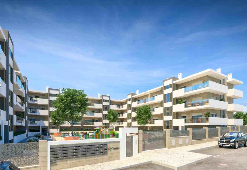 Apartment 2 bedrooms Três Bicos Portimão - balconies, balcony, garage, barbecue, kitchen, condominium, store room