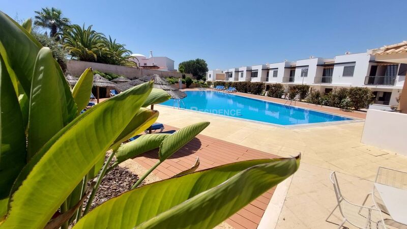 House 3 bedrooms Albufeira - sea view, equipped kitchen, private condominium, air conditioning, balcony, barbecue, terrace, swimming pool, fireplace, playground, garden