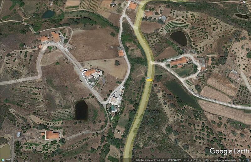 Terreno Rústico com 3960m2 Vale Figueira São Bartolomeu de Messines Silves - electricidade, furo, água