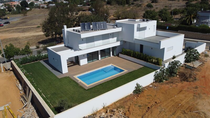 House new 4 bedrooms Ameijeira São Gonçalo de Lagos - air conditioning, swimming pool, garden, terrace, underfloor heating, barbecue, garage, solar heating