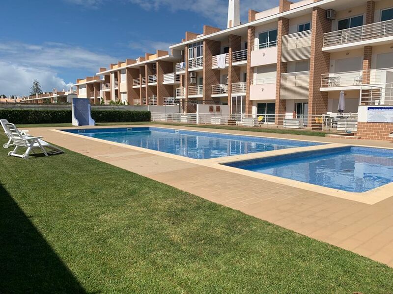 Apartment T3 Quatro Estradas Alvor Portimão - balcony, swimming pool, garage, garden