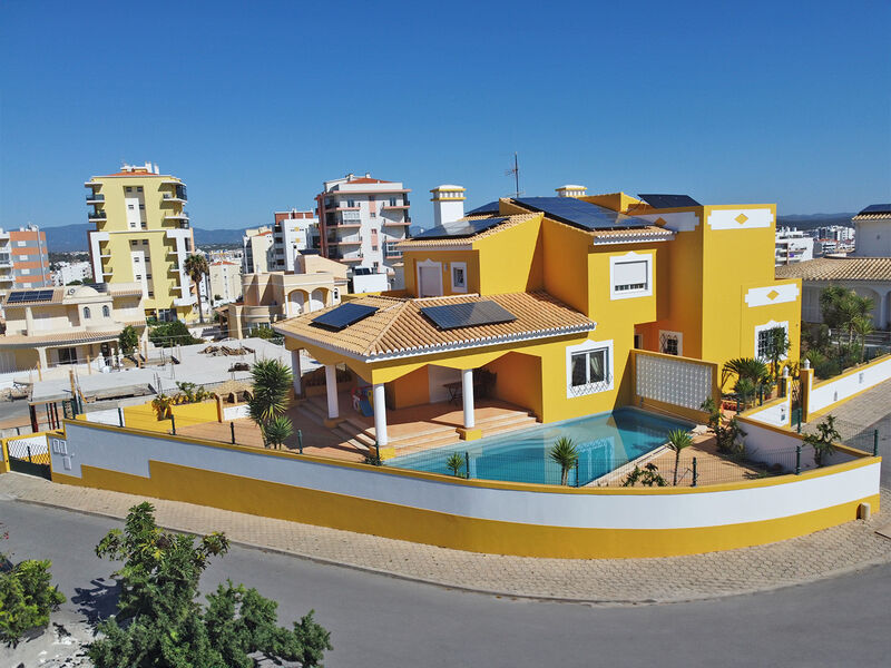 House 5 bedrooms Isolated excellent condition Vale de França Portimão - alarm, terraces, terrace, fireplace, air conditioning, barbecue, garden, solar panels, heat insulation, double glazing, swimming pool, garage