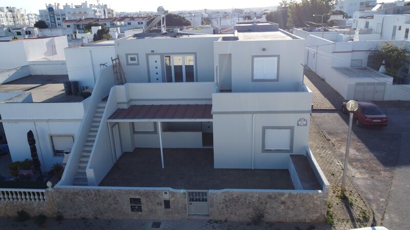 House V4+2 Refurbished Mexilhoeira da Carregação Lagoa (Algarve) - backyard, terrace, equipped kitchen