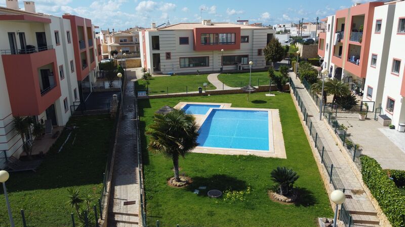 Apartamento T2 Sesmarias Alvor Portimão - varanda, jardins, condomínio privado, piscina, garagem, ar condicionado