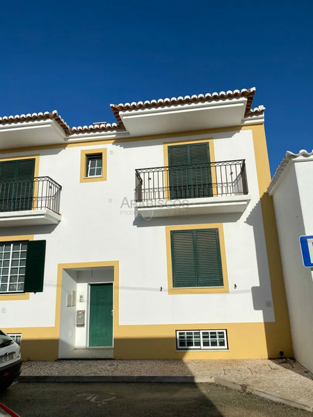 House 3 bedrooms Lagoa - Centro Lagoa (Algarve) - air conditioning, balcony, barbecue, balconies, garage