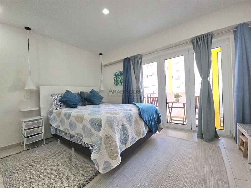 Apartamento T2 Remodelado Praia da Rocha - Centro Portimão - ar condicionado, cozinha equipada, piscina