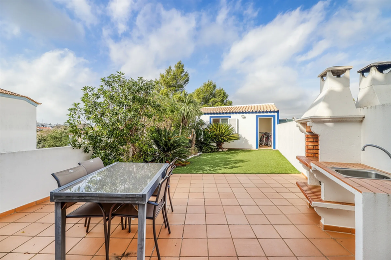 House 3 bedrooms Modern well located Lagoa - Ferragudo Lagoa (Algarve) - attic, barbecue, garden, air conditioning, equipped kitchen, fireplace, quiet area, terrace