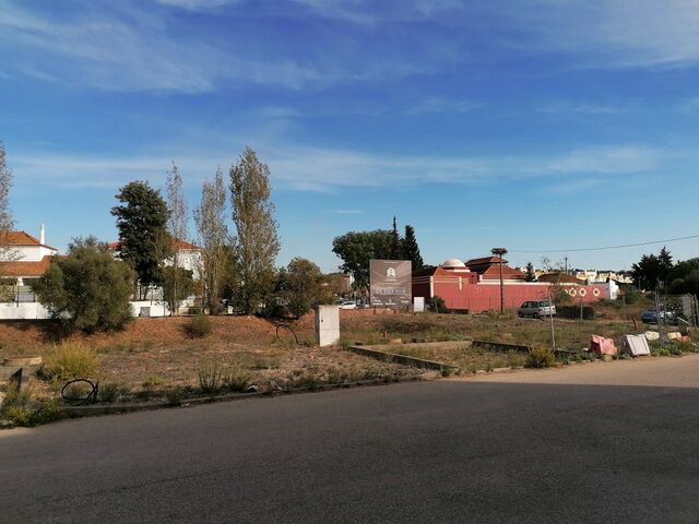 Land with 320sqm Silves