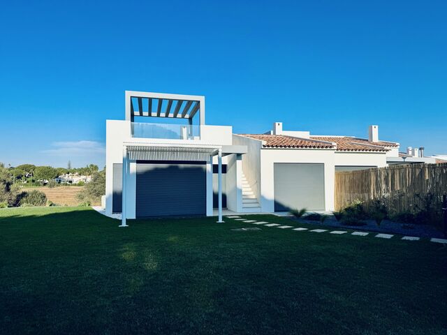 Moradia V4 em construção Vilamoura Quarteira Loulé - piscina, jardim, bbq, garagem, condomínio privado