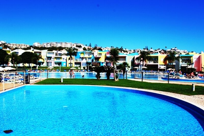 Apartment T1 Marina de Albufeira - air conditioning, parking space, garage, double glazing, balcony, swimming pool, furnished, gardens, kitchen, equipped