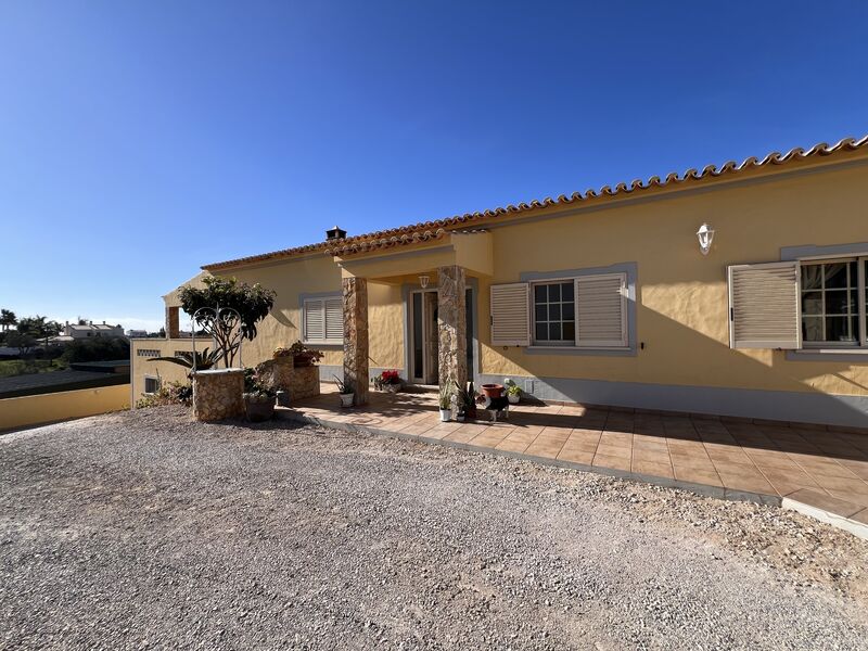 House Isolated 3 bedrooms Albufeira - terrace, terraces, furnished, parking lot, fireplace, barbecue