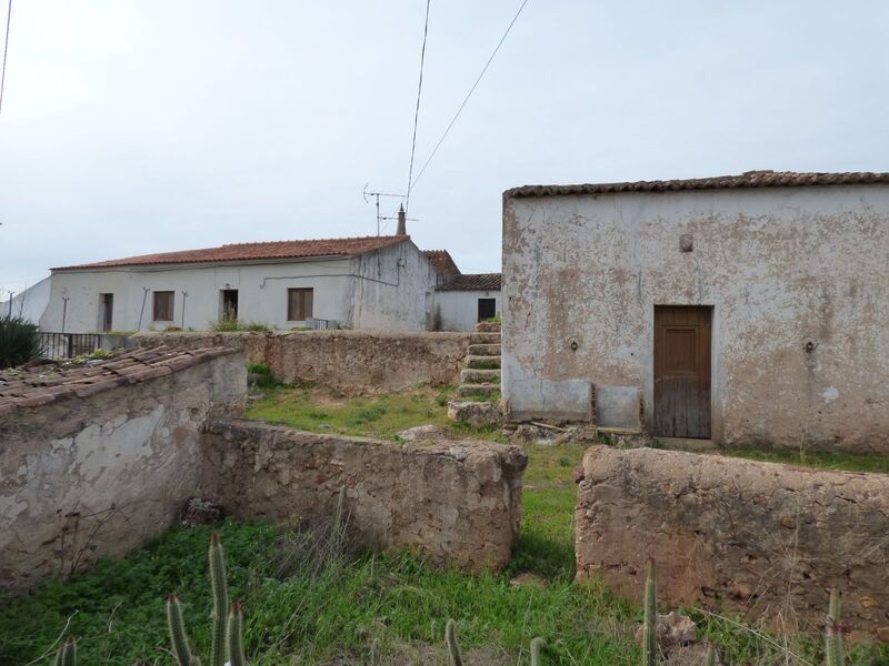 Farm 4+1 bedrooms Silves - good access, electricity, water