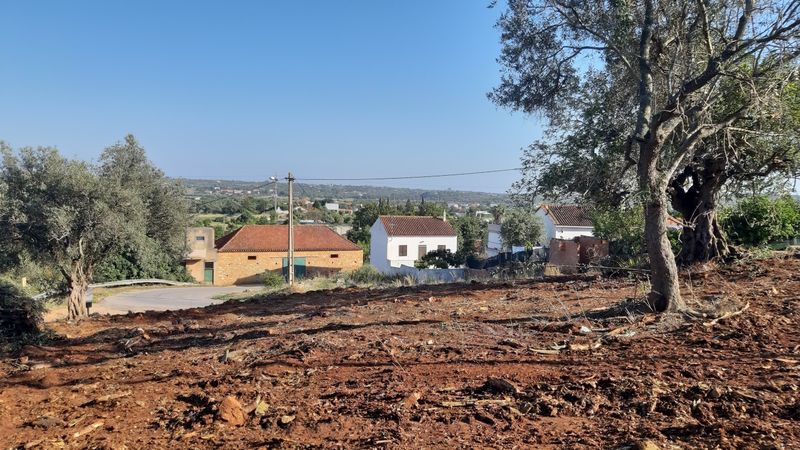 Plot for construction Silves - mains water, electricity, garage, water