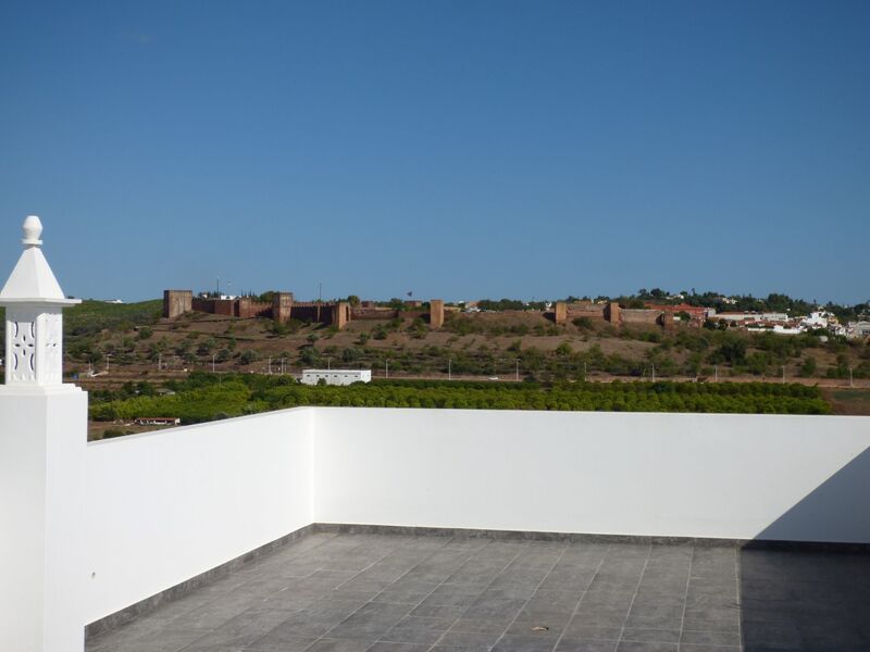 Moradia Moderna V6 Silves - terraços, painel solar, lareira