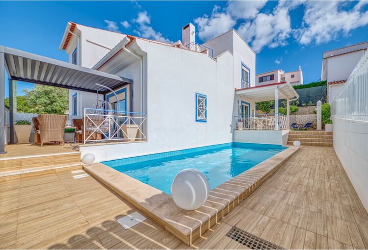 House Renovated V3 Vale Centeanes Carvoeiro Lagoa (Algarve) - garage, terrace, terraces, air conditioning, garden, swimming pool, store room, barbecue, fireplace, solar panels, double glazing, tiled stove