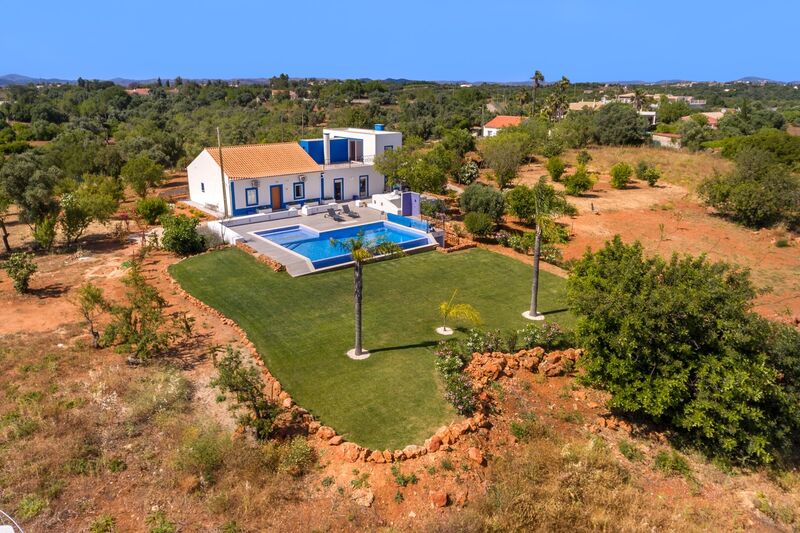 House V4 Luxury Silves - terrace, plenty of natural light, automatic gate, swimming pool, terraces, automatic irrigation system, beautiful views, fireplace, garden, barbecue, air conditioning