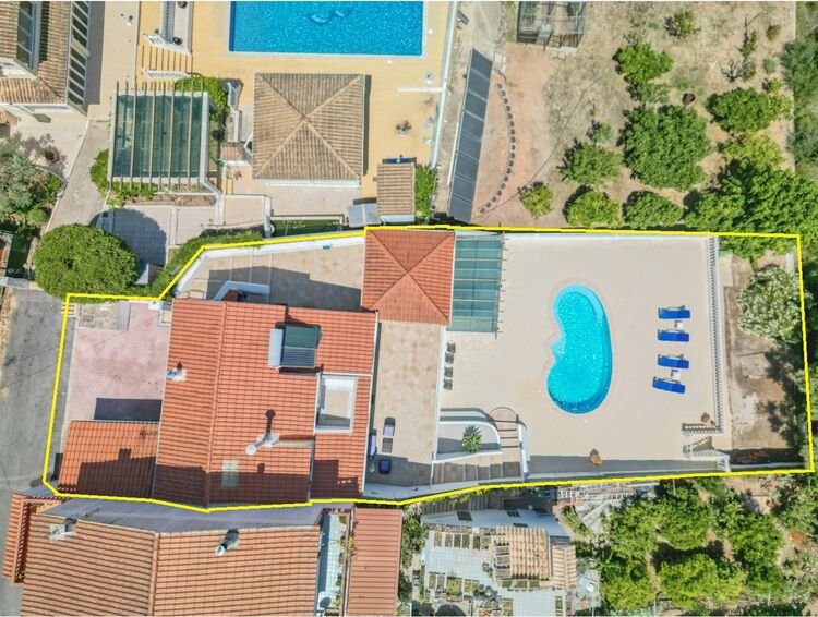 House Semidetached 3 bedrooms São Bartolomeu de Messines Silves - garage, swimming pool, terrace, balcony, store room, double glazing, tiled stove