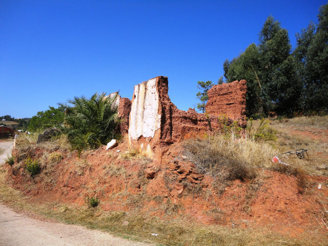 Land with 120sqm Casas Alte Loulé - great view, nice location, electricity, water