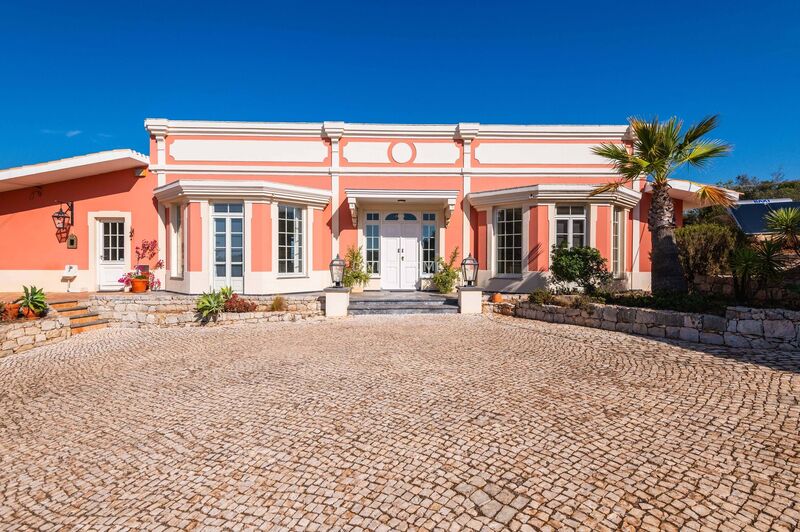 Casa de luxo V6 Silves - chão radiante, ténis, piscina, muita luz natural, garagem, sauna, jardins, terraço, lareira, bbq