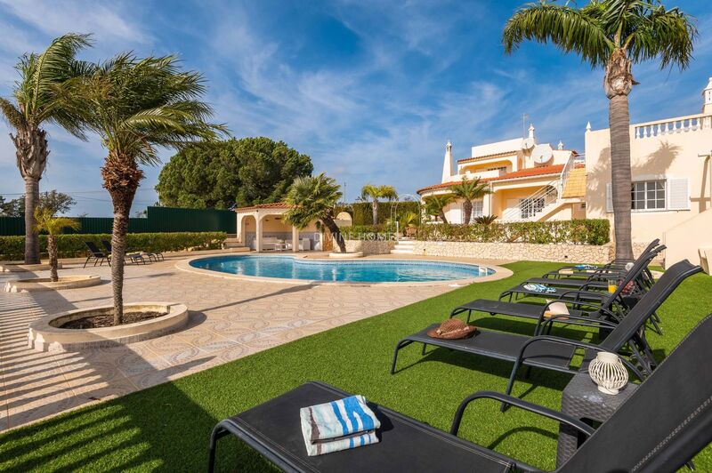 House near the beach 8 bedrooms Carvoeiro Lagoa (Algarve) - terraces, swimming pool, barbecue, air conditioning, solar panels, terrace, garden