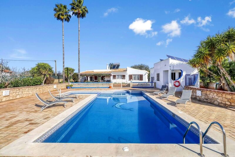 House 4 bedrooms Luxury Paderne Albufeira - air conditioning, garden, barbecue, swimming pool, solar panels, terrace