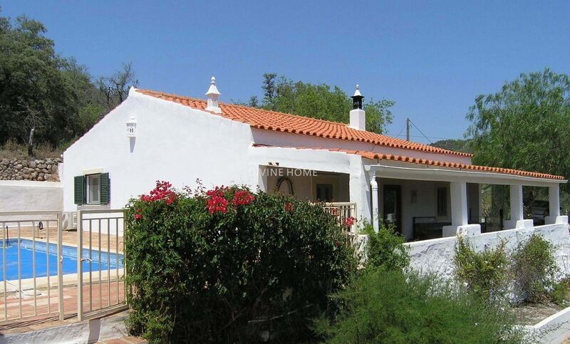 Casa V2 em excelente estado Loulé São Clemente - lareira, piscina, cozinha equipada, terraços