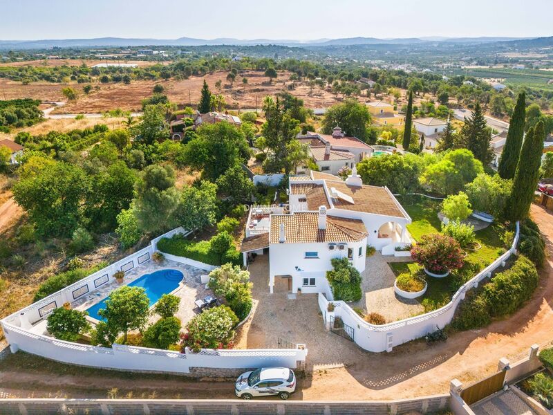 House 4 bedrooms Alcantarilha e Pêra Silves - terraces, solar panels, air conditioning, double glazing, fireplace, terrace, alarm, garden, swimming pool