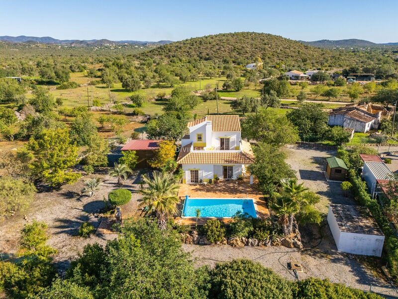 House V3 Isolated São Brás de Alportel - balcony, fireplace, equipped kitchen, swimming pool, double glazing, terrace