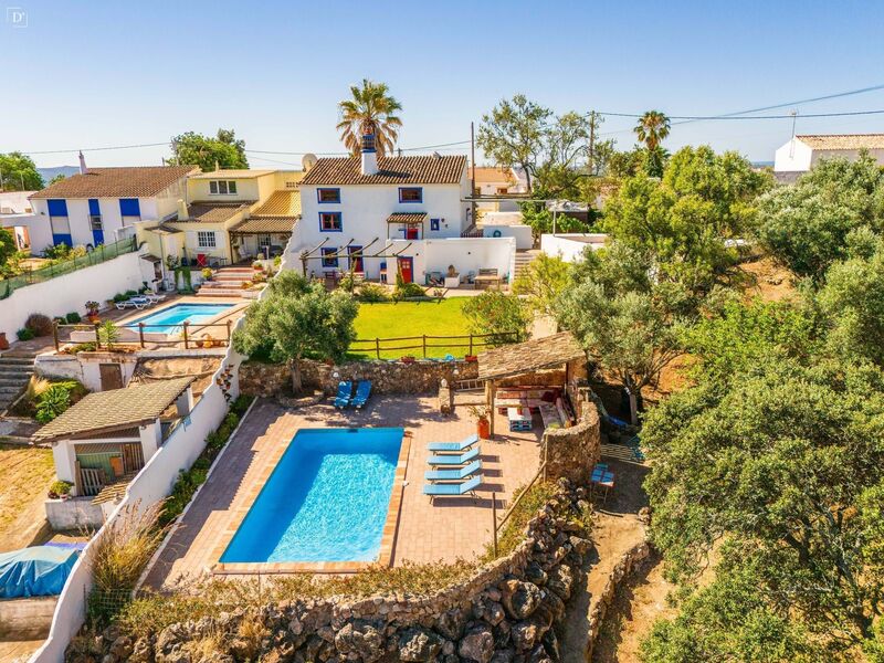 House Rustic 3 bedrooms Albufeira e Olhos de Água - central heating, swimming pool, attic, terrace, tiled stove