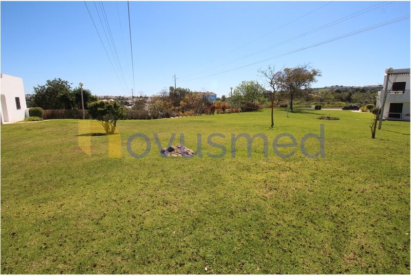 Lote de terreno Urbano com 990m2 Alpouvar Albufeira - viabilidade de construção, tanque