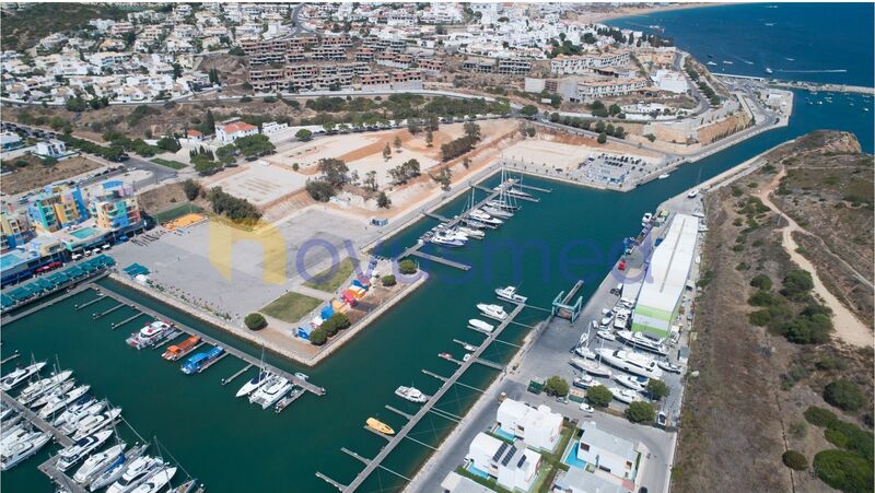 Lote novo com 17100m2 Marina de Albufeira - água