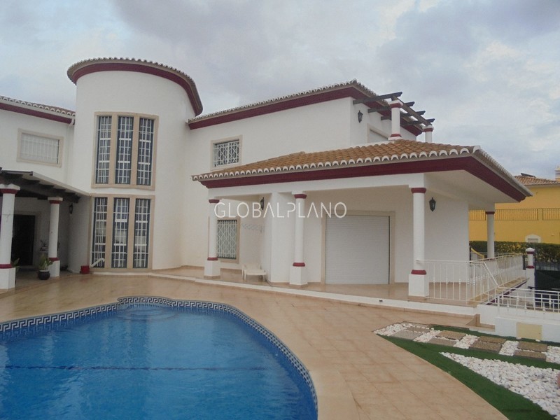 House V4+1 Patroves Albufeira - equipped kitchen, terraces, barbecue, terrace, fireplace, garage, alarm, swimming pool