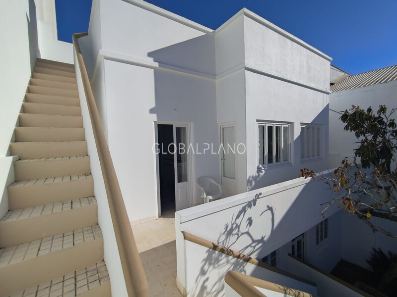 Building Recovered 4 bedrooms Portimão - terrace