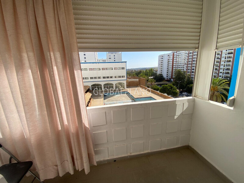 Apartamento T1 Praia da Rocha  Portimão - mobilado, cozinha equipada, condomínio privado