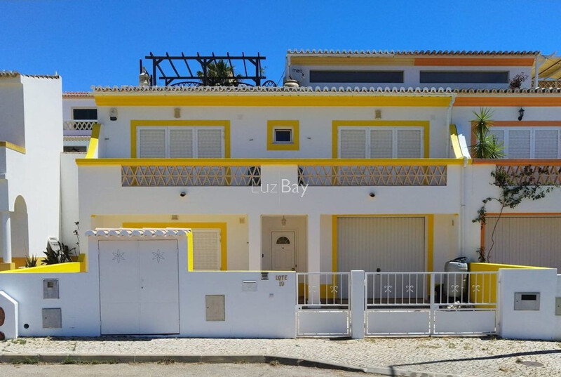 House V4 in the field Sargaçal São Sebastião Lagos - garage, terrace, swimming pool