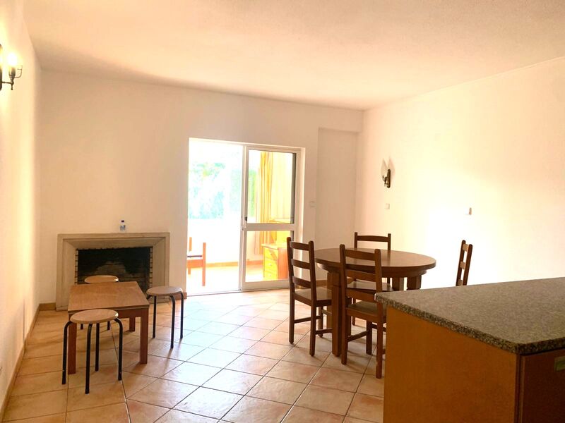 Apartamento T1 Albufeira - varanda, 1º andar, piscina, marquise