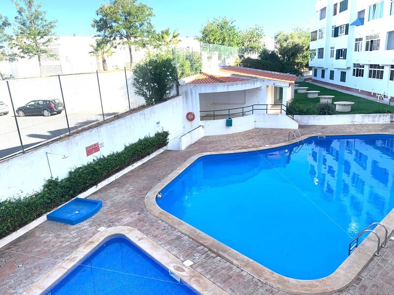 Apartamento T3 Albufeira - cozinha equipada, jardins, lareira, ar condicionado, piscina