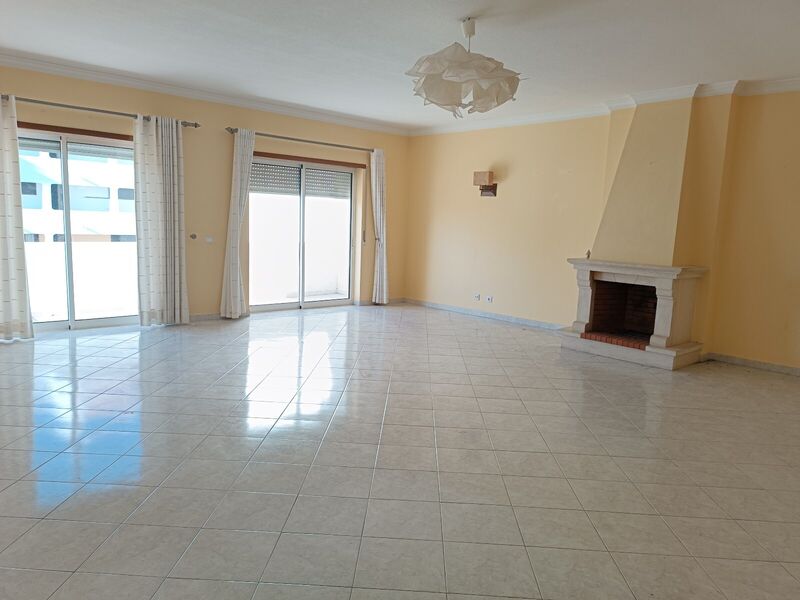 Apartamento T3 Albufeira - varandas, condomínio fechado, lareira, marquise, 1º andar