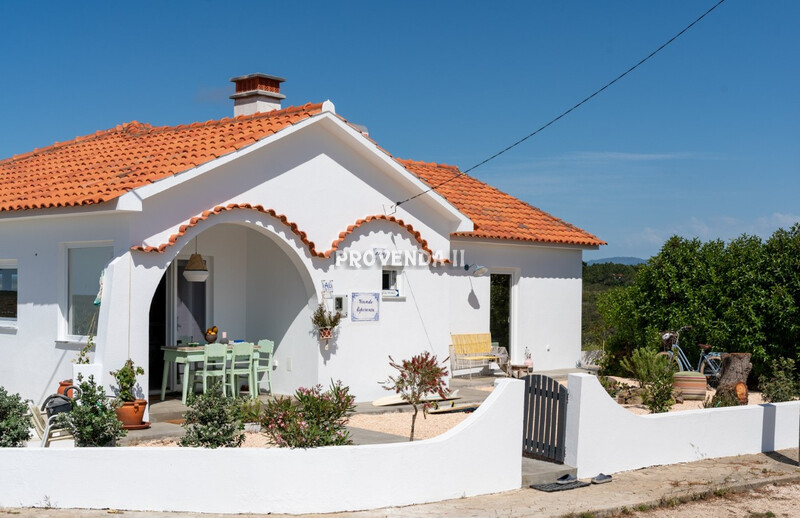 дом с ремонтом V4 Aljezur - гараж, сады, вид на море, солнечные панели
