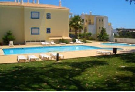 Apartamento T2 Olhos de Água Albufeira - equipado, zona muito calma, varanda, piscina, jardim