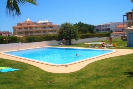 Apartment T2 Modern Olhos de Água Albufeira - balcony, barbecue, swimming pool