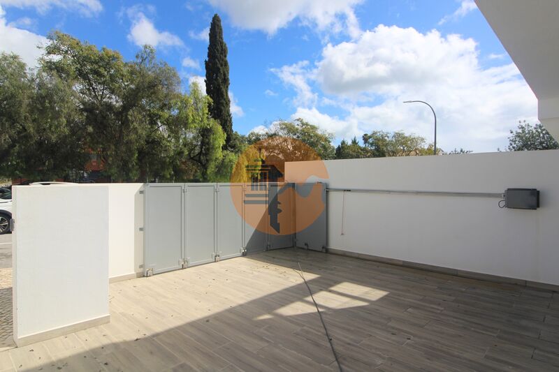 House V3+2 Modern Tavira - air conditioning, terrace, balcony, underfloor heating, solar panels, double glazing, terraces, garage