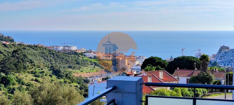 Apartment in the center 3+1 bedrooms Castelo (Sesimbra) - parking lot, swimming pool, countryside view, condominium, double glazing, garden, air conditioning