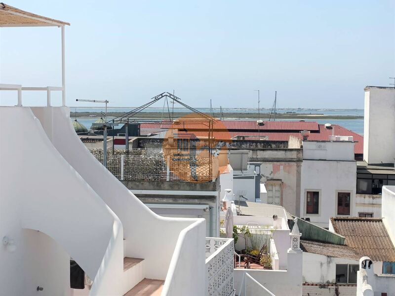 Moradia V4 Baixa Olhão - terraço, vista mar, aquecimento central, varanda, cozinha equipada, vidros duplos