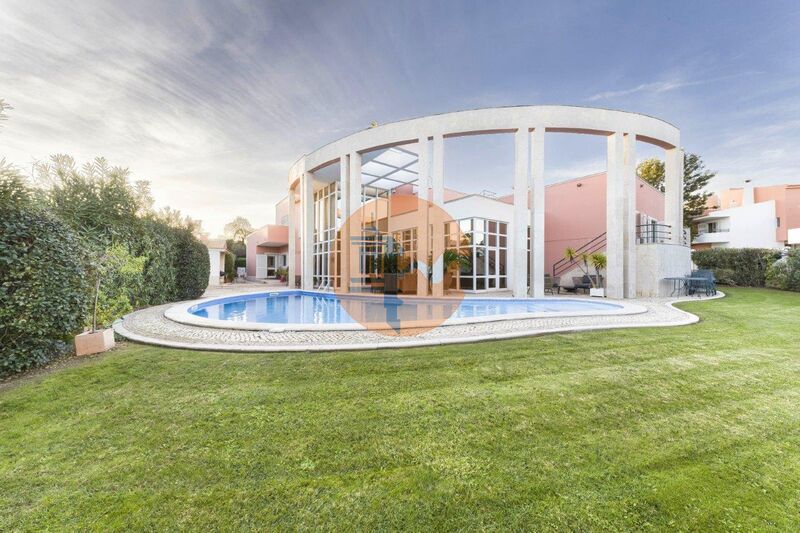 House 5 bedrooms Luxury in the center Alto de Santo António Faro - sauna, swimming pool, terrace, plenty of natural light, garden, garage