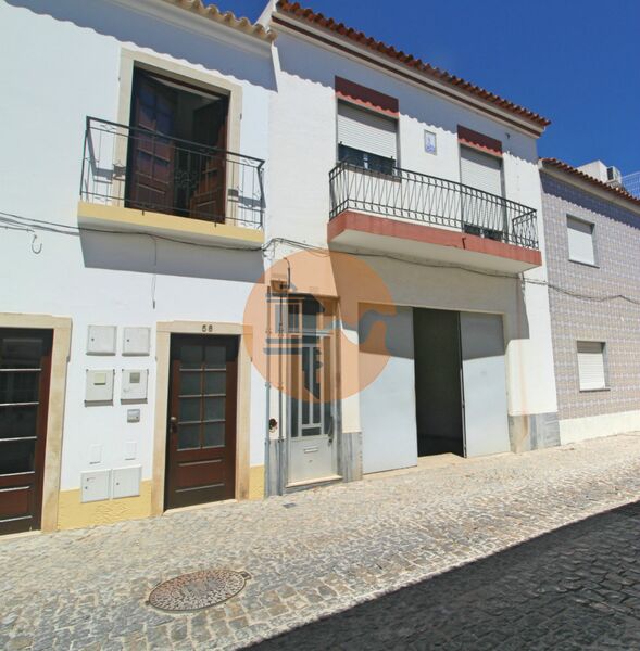House Typical in the center 3+2 bedrooms Tavira - garage, swimming pool, terrace, store room, backyard