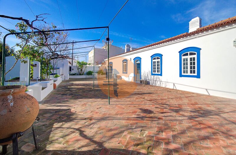 Moradia V4 Renovada Vila Nova de Cacela Vila Real de Santo António - jardim, lareira, piscina