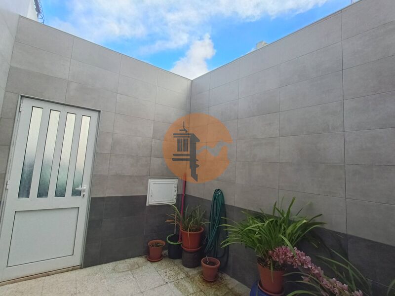 House 4 bedrooms Olhão - terrace, garage, double glazing, equipped kitchen, backyard, balcony